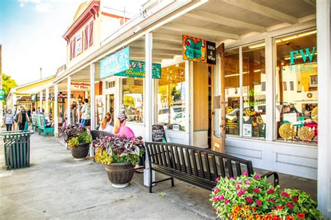 Explore Main Street In Fredericksburg Tx Shop Til You Drop In Texas