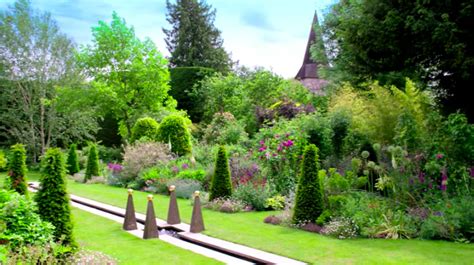 Virtual Tour Of Alan Titchmarshs Garden At His Hampshire Home