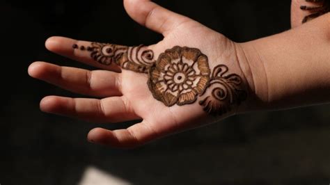 Easy And Simple Kids Mehndi Designs 2022 Images Download