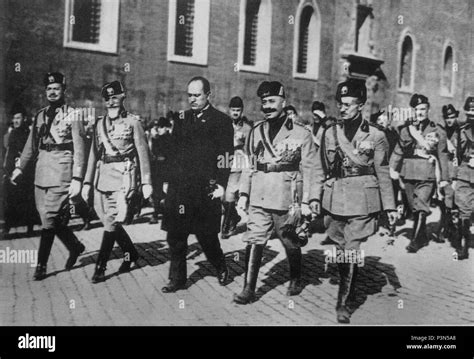 Der Marsch Auf Rom Benito Mussolini Zwischen Generäle Balbo Bono