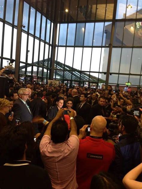 Team Srk Srk And Deepika At Feltham Cineworld Feltham London