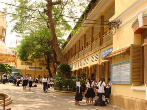 Trang bị đầy đủ tài liệu học tập bằng tiếng việt và tiếng anh, đáp ứng nhu cầu học và nghiên cứu của sinh viên. Trường Trung học cơ sở Võ Trường Toản - Quận 1 - TP. Hồ ...