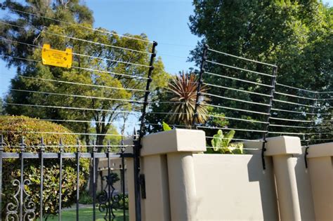 We can offer you a full electric fence accessories. 10 Backyard Installations To Make Gardening Easier | My Decorative