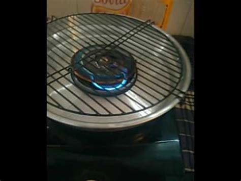 Membersihkan panggangan anda secara teratur dapat membuat perbedaan besar. Cara membuat roti bakar dengan panggangan grill - YouTube