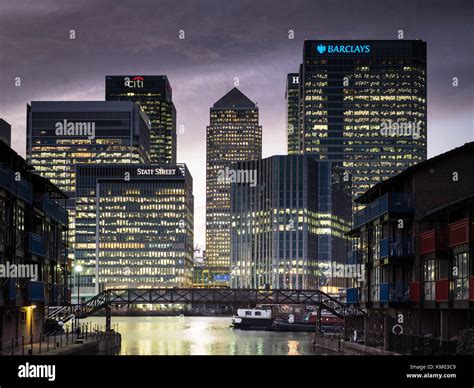 London Banks Canary Wharf At Dusk Barclays Hsbc State Street Stock