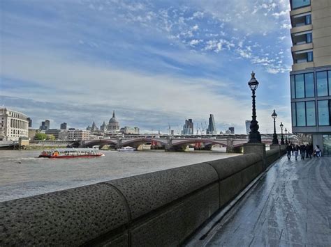 London Walk City And Thames Sightseeing Free Pdf Map