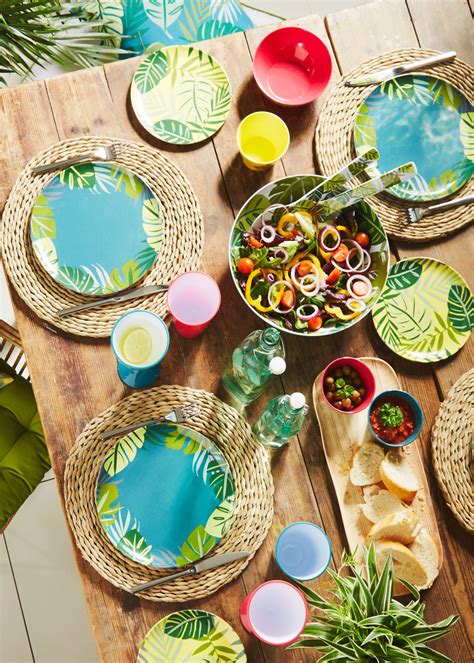 Melamine dinner plate, green tile. Tropical Leaf Dinner Plate (26cm) - Green | Dinner plates ...