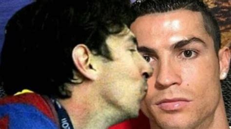 Messi Beijando Cr7 Quanto Eu Ganho Com O Youtube Esperem Ate O Final