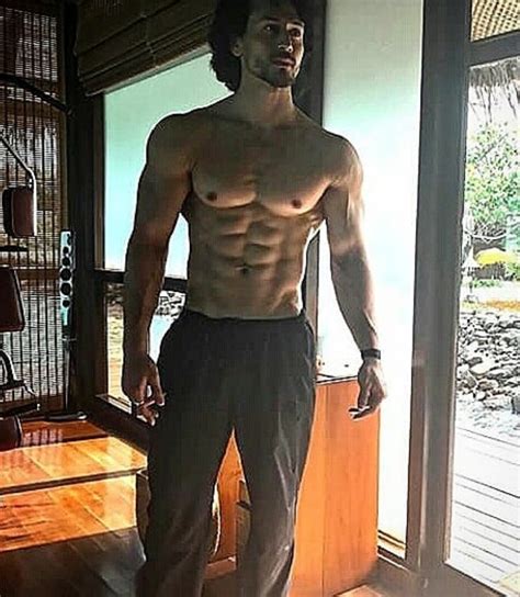 Shirtless Bollywood Men Tiger Shroff Topless