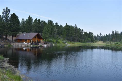 Eastern Oregon Forest Cabin With Private Lake