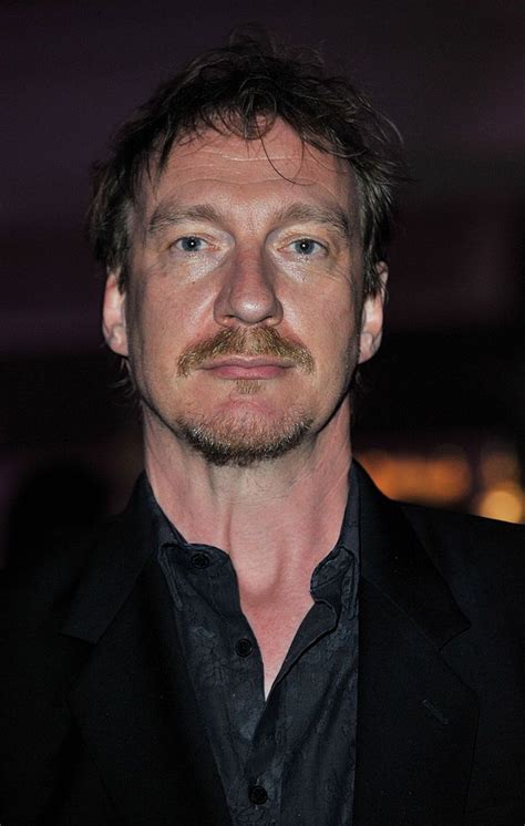 David thewlis was born david wheeler in 1963 in blackpool, lancashire, to maureen (thewlis) and alec raymond wheeler, and lived with his parents above their combination wallpaper and toy shop. ボード「Remus Lupin」のピン