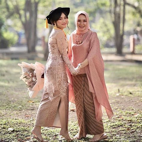 Modern 2021 Ootd Kebaya Wisuda Hijab