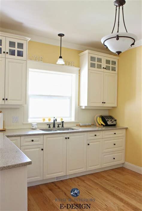 30 Affordable Kitchens With Oak Cabinets Ideas Comedecor Yellow