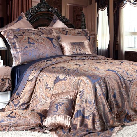 Bedroom sets with bed and other accessories should be made with strong quality material like wood or metal. Contemporary Luxury Bedding Set Ideas - HomesFeed