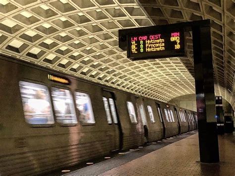 Pentagon City Metro Metro Metrorail Metrotrain Subway