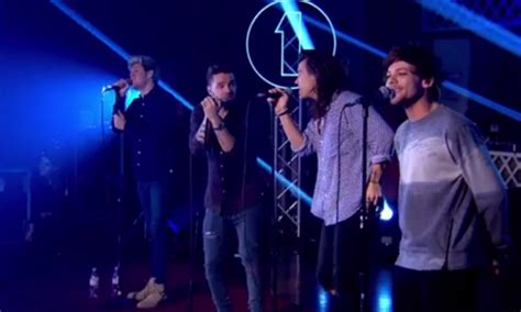 Watch One Direction Cover Natalie Imbruglia And Fourfiveseconds In