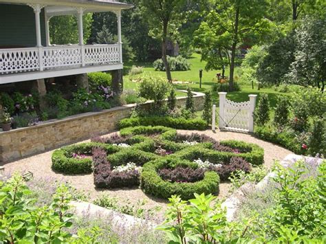 Pretty Parterre Garden Plants Garden Design Online