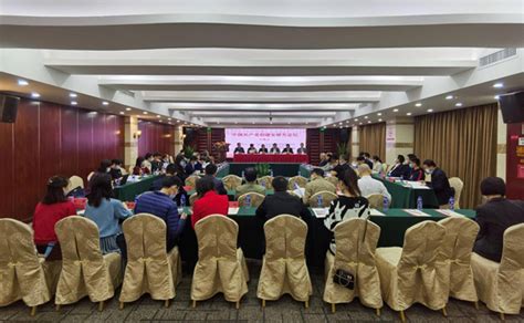 國吧 5、現在不在韓國活動的孩子都不該胡鬧了 在韓國活動的還真心鬧了幾個月呢 不看眼色 嗎？ 中國共產黨創建史研究論壇在廣東珠海召開