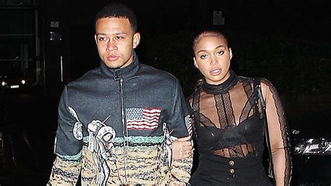 verloving memphis depay en lori harvey voorbij entertainment telegraaf nl