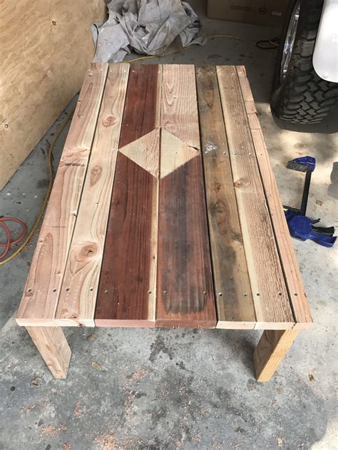 Diy outdoor coffee table with drink cooler woodworking plan. DIY Outdoor Coffee Table - Free woodworking plans ...