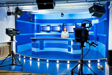 Shining On Screen How To Become A Tv Presenter Tv Presenters Work On