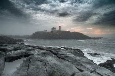 Nubble Lighthouse In The Morning Fog York Me M Fontaine Photographie