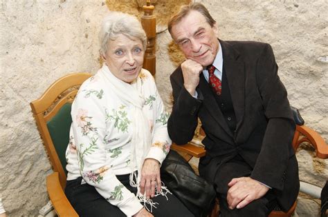 Srpna 1943 sezimovo ústí) je český herec a divadelní pedagog. GALERIE: František Němec (75): POPRVÉ UKÁZAL MANŽELKU ...