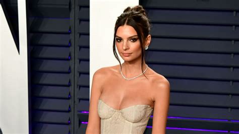 Emily Ratajkowski Hits Back At Claims She Fat Shamed Her Friend In