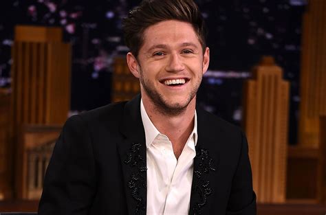 Niall Horan Jokingly Sings Shallow While Filming A Star Is Born