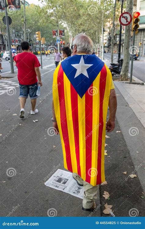 Barcelona Spain Sept 11 Mature Man Manifesting Ingependence On The