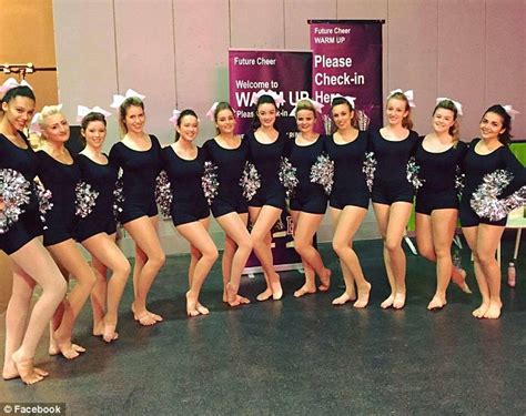 University Cheerleading Team Cancels Chav Themed Night Out After Right