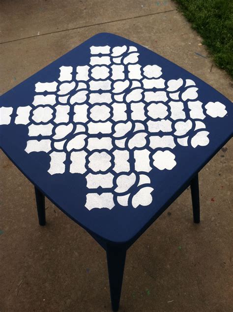 Cute Craigslist Table Painted And Stenciled Love The Lines And The