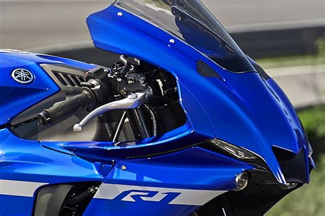 Cek review, gambar, interior dan rekomendasi yamaha di priceprice.com. Yamaha YZF-R1 e YZF-R1M 2020 - 32/62