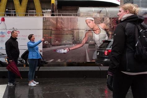 Photographer Captures Amusing Coincidences On The Streets Of New York
