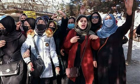 افغانستان خواتین کا اعلیٰ تعلیم پر پابندی کے خلاف سخت احتجاج، متعدد گرفتار World Dawnnews