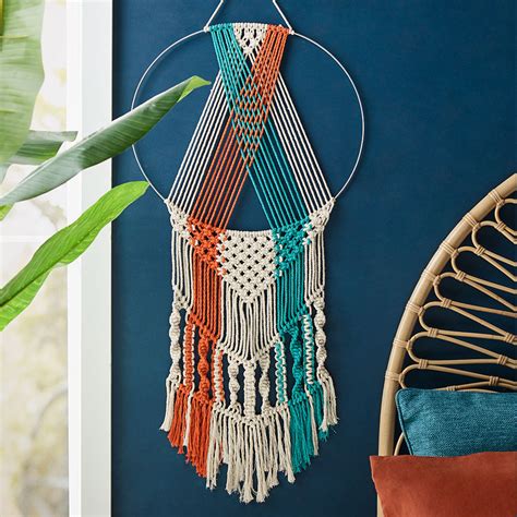 This is a beautiful diy macramé wall hanging you can replicate the easy way at home. Circle Macrame Wall Hanging Project | Spotlight Australia