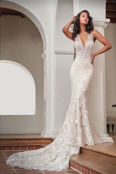 T Gorgeous Embroidered Lace Wedding Dress With Deep V Neckline