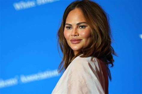 Chrissy Teigen S Sheer Gown Featured A Crystal Embellished Corset And