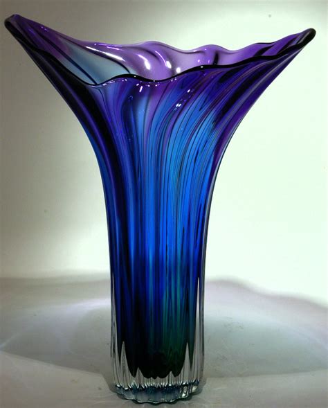 Art Glass Whale Tail Vase Kela S A Glass Gallery On Kauaii