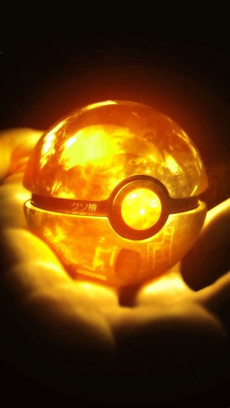 There is no gold pake ball only a gs ball not on peal. Gold Pokeball | Sfondi