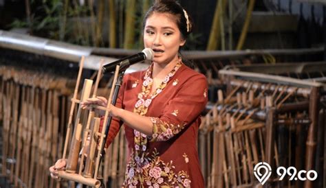 Belajar Cara Memainkan Angklung Alat Musik Jawa Barat Yang Mendunia