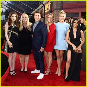 Anna Kendrick Pitch Perfect Cast Hit MTV Movie Awards MTV Movie Awards Adam