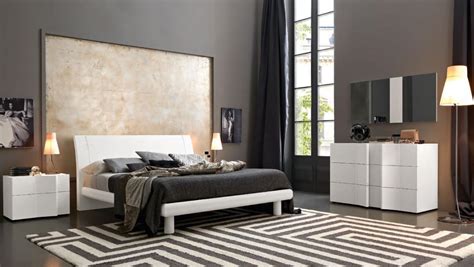 When shopping for master bedroom furniture sets near union, nj, michael anthony furniture browse from top master bedroom furniture set brands, such as klaussner international, hillsdale. Elegant Wood Modern Master Bedroom Set feat Wood Grain ...