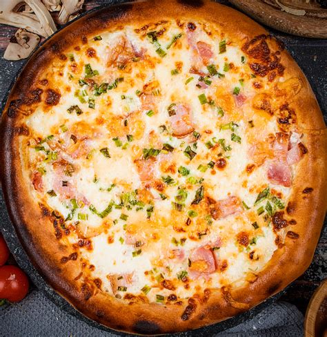 Pizza Carbonara 450 Gr Esti în Bran Comandă O Mâncare Pe Cinste