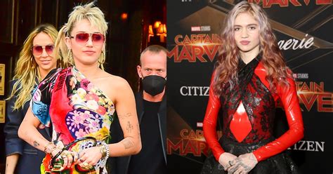 Miley Cyrus And Grimes Wore Matching Pink Dresses On ‘snl