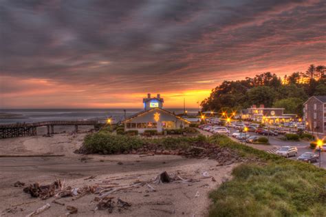 Lincoln city is located on the scenic oregon coast in lincoln county at the 45th parallel. Lincoln City Sunset | HDR creme