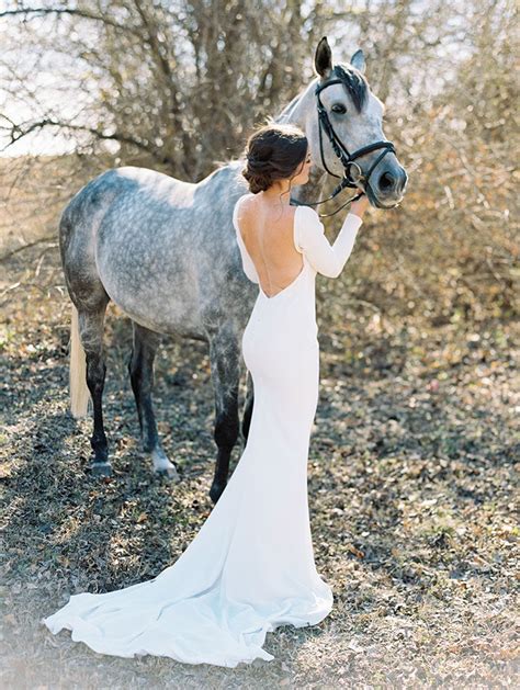 Equestrian Inspired Wedding Day For A Horse Loving Bride Hey Wedding Lady
