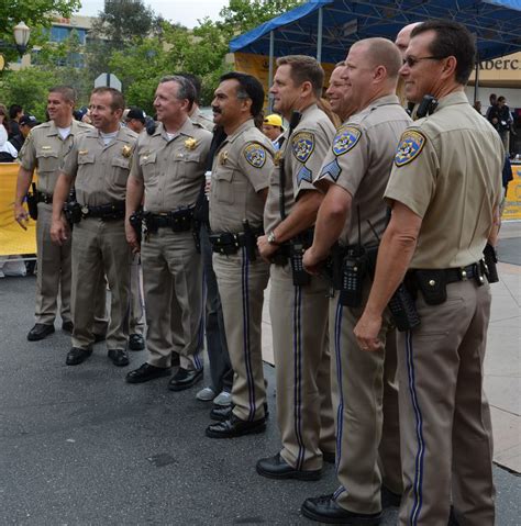 California Highway Patrol Chp Officers In 2020 California Highway