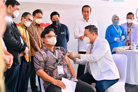 Presiden Jokowi Tinjau Penyuntikan Perdana Vaksin Indovac Trenz Indonesia