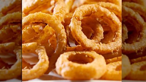 We Tried 16 Fast Food Onion Rings Heres The Absolute Best One Youtube